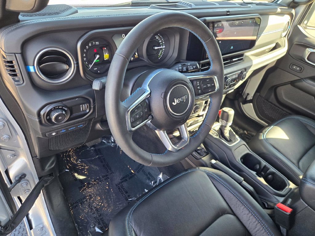 Used 2024 Jeep Wrangler High Altitude AWD/4WD image 18