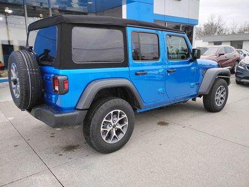 Used 2024 Jeep Wrangler Sport S image 33