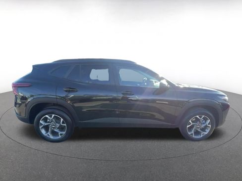 Used 2025 Chevrolet Trax LT image 16