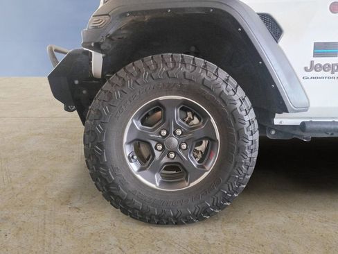 Used 2023 Jeep Gladiator Rubicon w/ Cold Weather Group AWD/4WD image 14