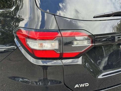 New 2025 Honda Pilot Elite image 8