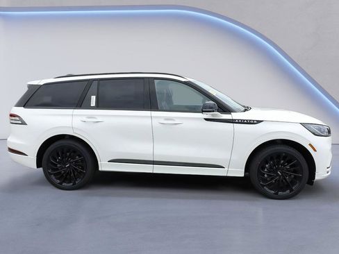 New 2026 Lincoln Aviator Reserve AWD/4WD image 7