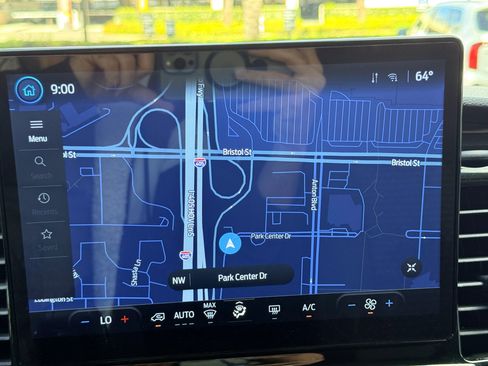 Used 2023 Ford Transit 350 XLT image 24