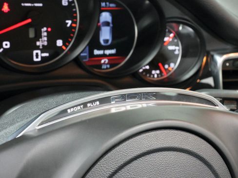 Used 2011 Porsche Panamera image 95