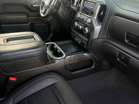 Used 2022 GMC Sierra 3500 Denali w/ Denali Black Diamond Edition AWD/4WD image 20