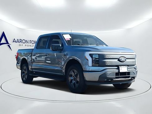 Used 2025 Ford F150 Lightning Flash AWD/4WD image 3