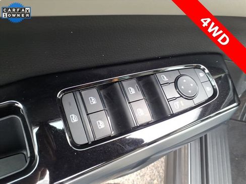 Used 2023 Nissan Pathfinder SL image 14