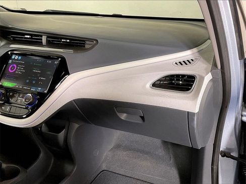 Used 2018 Chevrolet Bolt Premier w/ Driver Confidence II Package image 29