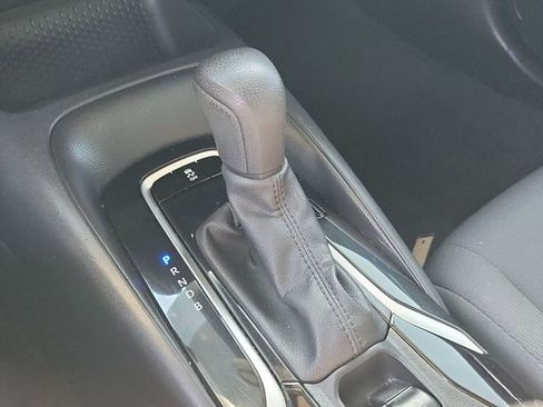 Used 2021 Toyota Corolla LE image 34