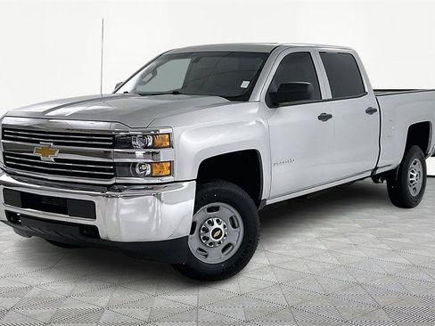 Used 2018 Chevrolet Silverado 2500 W/T image 3