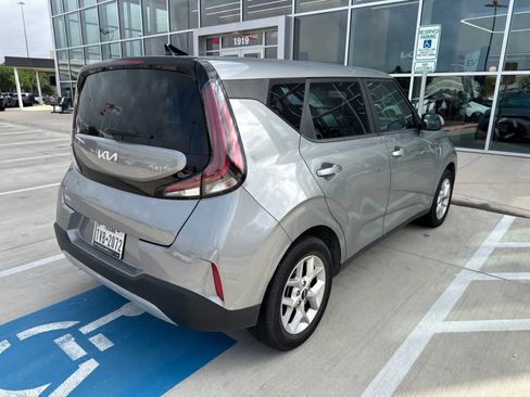 Used 2024 Kia Soul LX w/ Option Group 015 FWD image 6