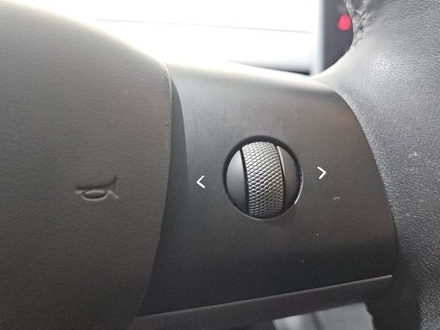 Used 2025 Tesla Model Y Long Range image 24