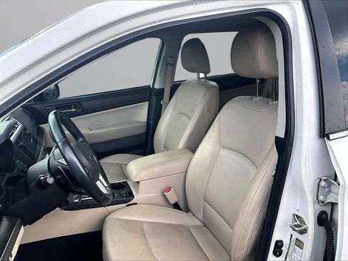 Used 2017 Subaru Outback 2.5i Limited AWD/4WD image 25