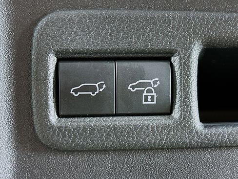 Used 2024 Toyota bZ4X Limited image 29