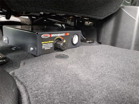 Used 2023 Jeep Gladiator Rubicon w/ LED Lighting Group image 8