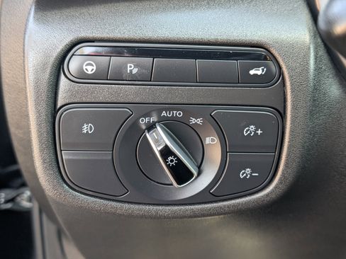 Used 2021 INFINITI QX50 Luxe w/ Appearance Package image 35