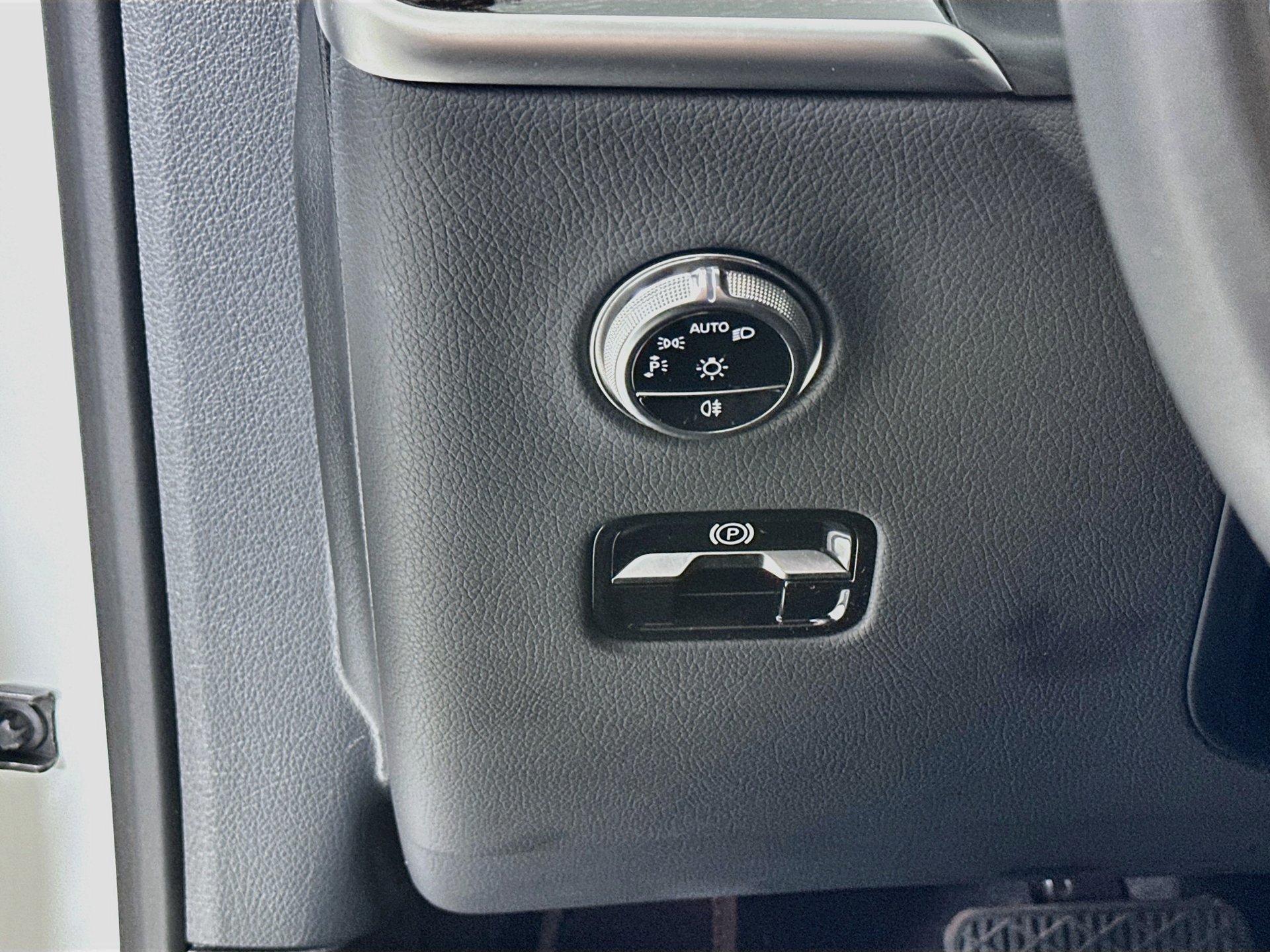 Certified 2026 Mercedes-Benz GLC 300 image 11