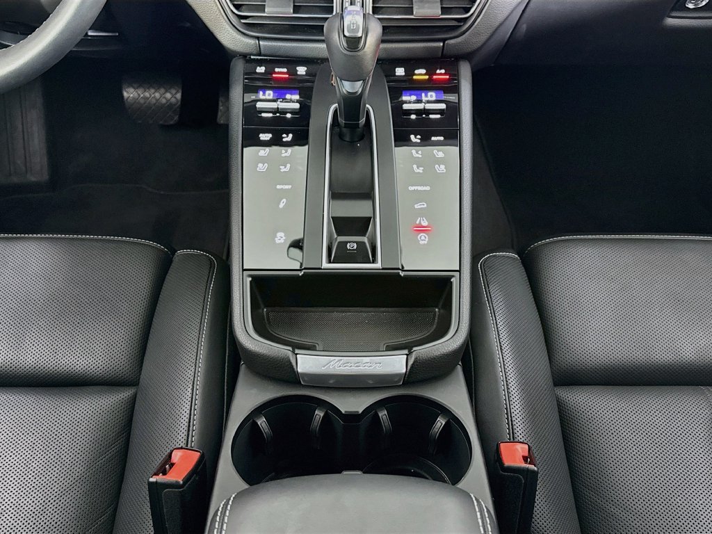 Certified 2026 Porsche Macan S AWD/4WD image 16