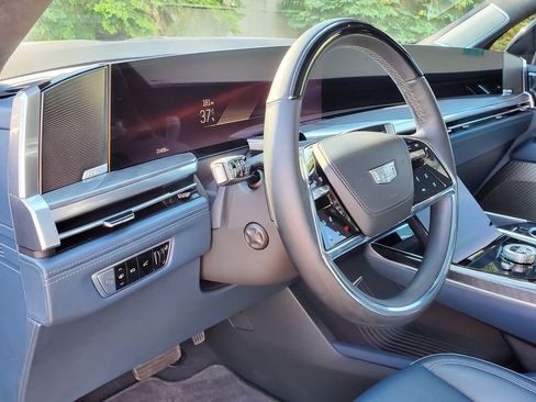 Certified 2025 Cadillac Escalade IQ Sport 2 AWD/4WD image 13