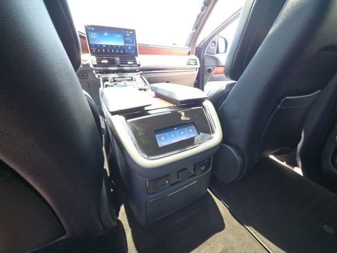 Used 2022 Lincoln Navigator Reserve AWD/4WD image 20