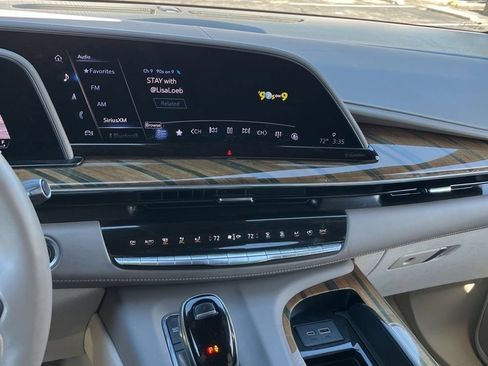 Used 2021 Cadillac Escalade ESV Sport Platinum AWD/4WD image 12