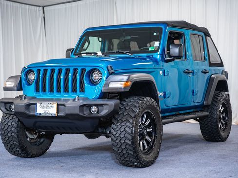 Used 2020 Jeep Wrangler Unlimited Sport S AWD/4WD image 3