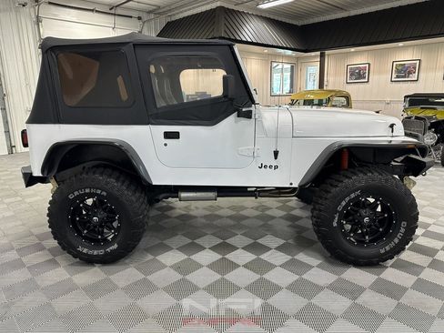 Used 1991 Jeep Wrangler S image 7