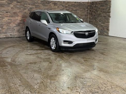 Used 2021 Buick Enclave Essence w/ Sound and Sites Package image 3