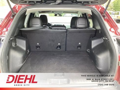 Used 2020 Jeep Cherokee Latitude Plus w/ Cold Weather Group AWD/4WD image 14