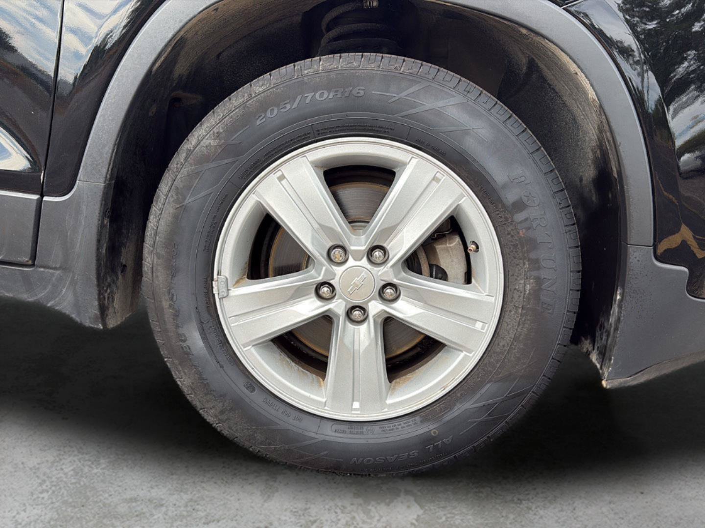 Used 2020 Chevrolet Trax LT FWD image 24