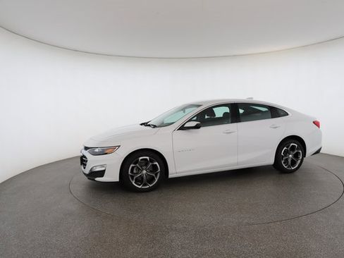 Used 2024 Chevrolet Malibu LT image 4