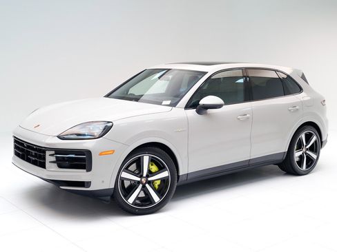 New 2026 Porsche Cayenne S image 1