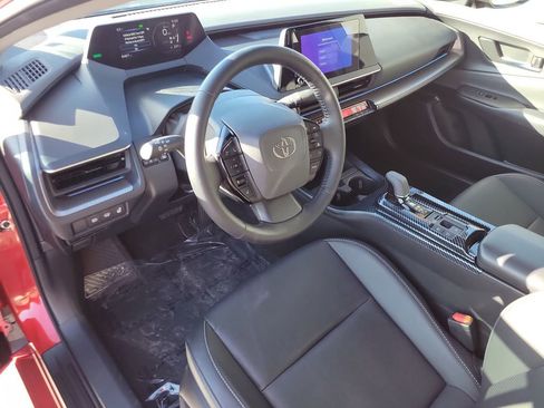 Used 2025 Toyota Prius XLE image 18
