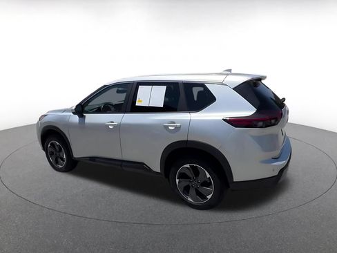 Used 2025 Nissan Rogue SV FWD image 10