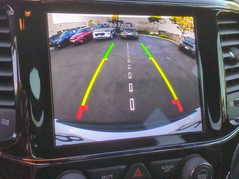 Used 2021 Jeep Grand Cherokee Laredo X image 17