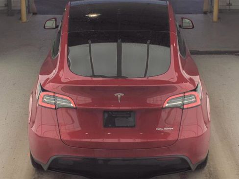 Used 2020 Tesla Model Y Long Range image 10