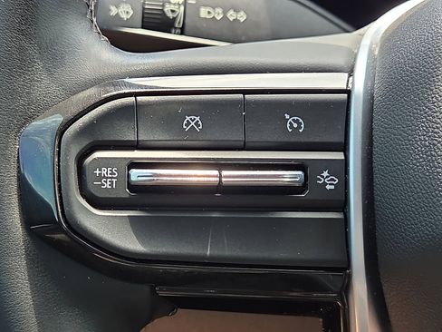 Used 2024 Chevrolet Colorado ZR2 w/ Safety Package AWD/4WD image 21