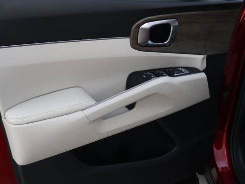 Used 2023 Kia Sorento EX w/ Panoramic Sunroof Package image 16