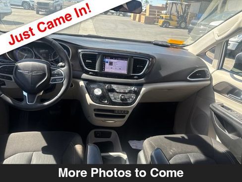 Used 2022 Chrysler Voyager LX FWD image 10