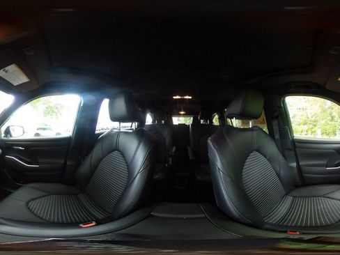 Used 2025 Toyota Highlander XSE AWD/4WD image 44