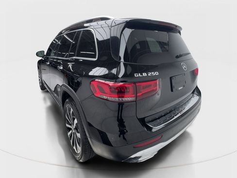 Used 2022 Mercedes-Benz GLB 250 4MATIC w/ Premium Package Lite image 10