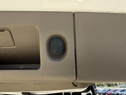 Used 2018 Chevrolet Tahoe LT w/ LT Signature Package AWD/4WD image 15
