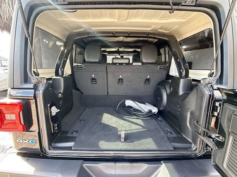 Used 2022 Jeep Wrangler Unlimited Sahara w/ Cold Weather Group image 30