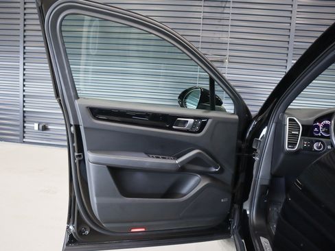 Certified 2023 Porsche Cayenne Platinum Edition AWD/4WD image 20