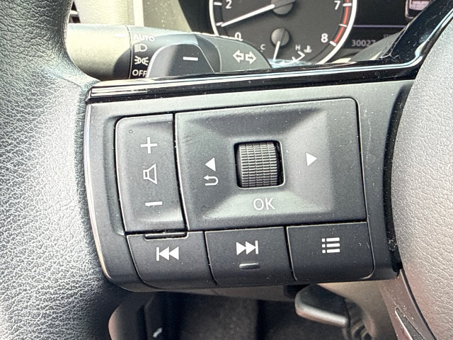 Used 2023 Nissan Rogue SV FWD image 24