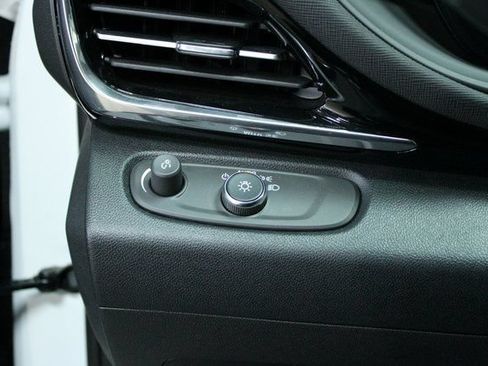 Used 2025 Buick Envista Sport Touring FWD image 13