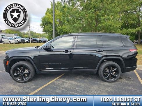 Used 2022 Jeep Grand Cherokee L Laredo image 8