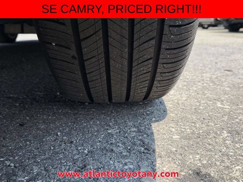 Used 2019 Toyota Camry SE w/ Convenience Package FWD image 13