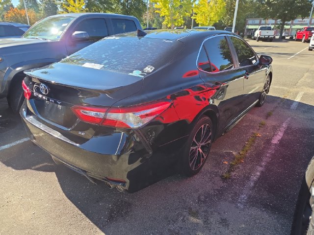 Used 2020 Toyota Camry SE FWD image 3
