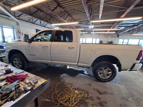 Used 2024 RAM 2500 Laramie image 8